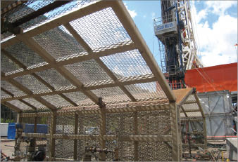  Growing trends such as deep HPHT wells, horizontal drilling and multiwell pad locations on land continue to push blowout intervention challenges to new levels.