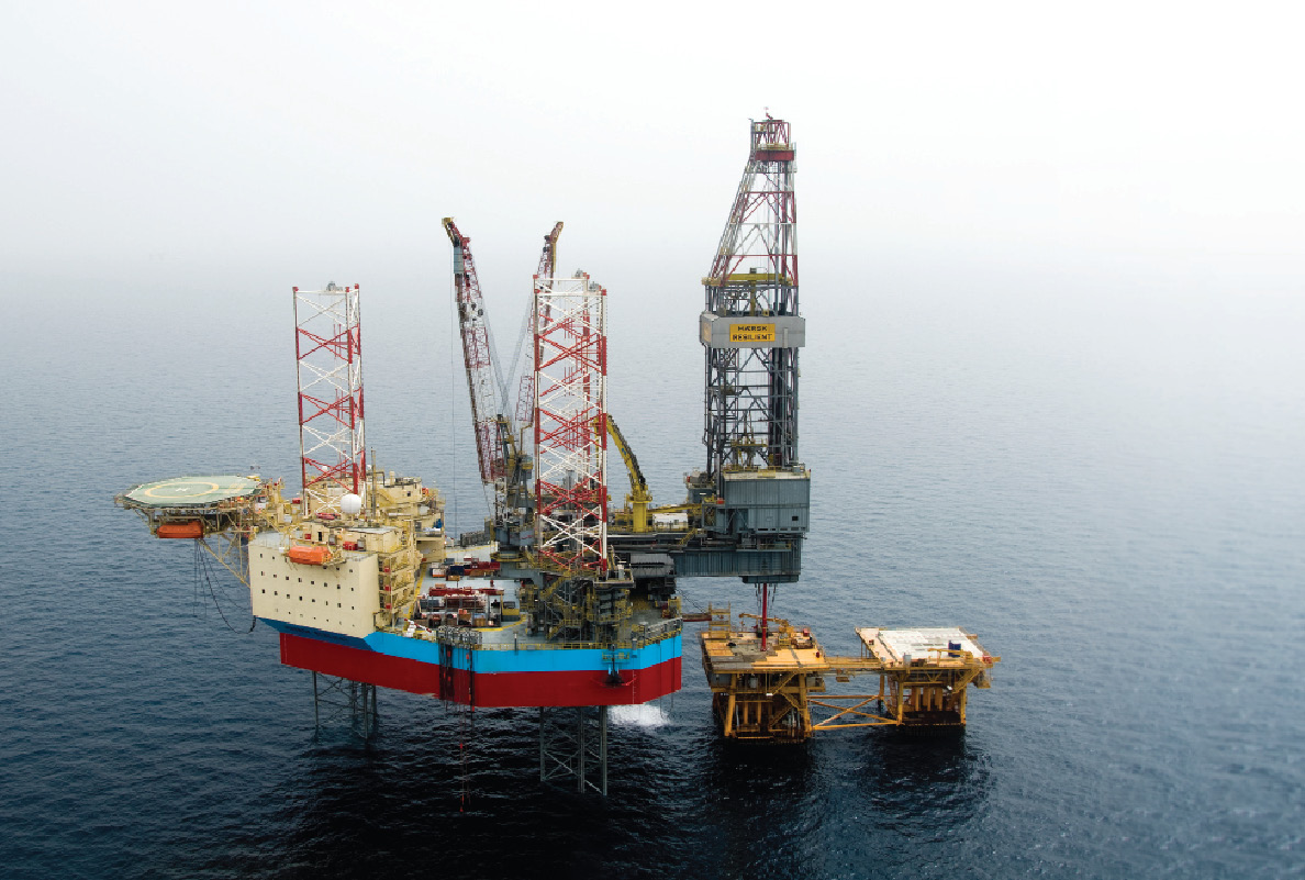 On Maersk Drilling rigs like the MÆRSK RESILIENT, the remote operation of the drill floor and the fully automated riser handling system have resulted in almost no crew members being on the drill floor while drilling.