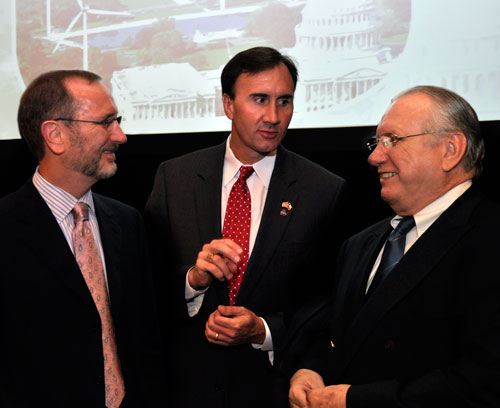 From left: Louis Raspino of Pride International, Congressman Pete Olson, and IADC president Dr Lee Hunt.