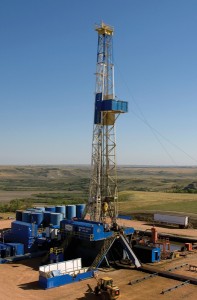 Hess’ target for the SmartDrill optimization program in the Bakken for the next five years is to lower drilling costs by 10% and increase the drill rate per day by 40% on rigs like this Nabors Drilling unit.