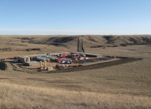 Whiting Petroleum uses advanced open-hole technology to fracture a well in the Sanish formation in the Williston Basin. Whiting has completed nearly 500 wells in the basin’s Bakken and Three Forks plays, all with an open-hole design that takes advantage of natural fractures in the reservoir.