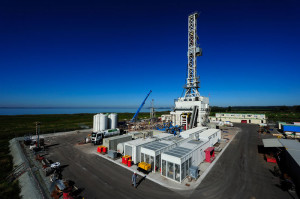 One of Bentec’s EURO rigs, the T-207, is being managed by KCA Deutag for Central European Petroleum in Usedom, Germany. The T-207 has a rating of 1,500 hp and a drilling depth capability of 18,000 ft. Bentec says it is in discussions with major operators in Europe for new rig designs that can better address shale gas development.