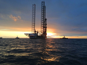 ENSCO 121’s sister rig, ENSCO 120, silhouetted during its transit to the North Sea.