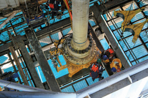 Crews install the guidance system to Aquaterra Energy’s High Pressure Riser System. It is rated to 10,000 psi and was run in the North Sea for Apache.