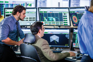 Devon’s WellCon center provides 24/7, real-time monitoring and communication between the company’s headquarters and its operated rigs. The center can monitor up to 100 rigs at a time, allowing engineers to react quickly when changes are needed.