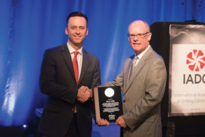 Transocean’s Terry Loftis (right) accepts his Exemplary Service Award from IADC President Jason McFarland on 3 November.