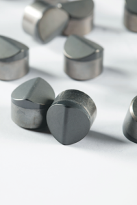 Smith Bits’ AxeBlade Ridged Diamond Element Bit features ridge-shaped cutting elements to focus force more efficiently on the formation ahead.